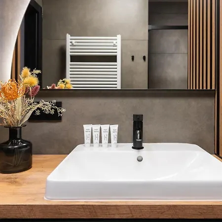 Flatbook - Sole Mare Z Basenem, דירה